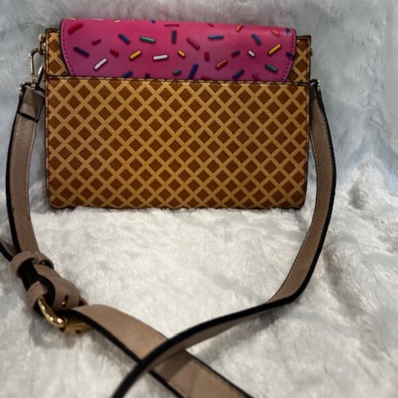 Shoe Bakery Purse - Picture 2 of 4